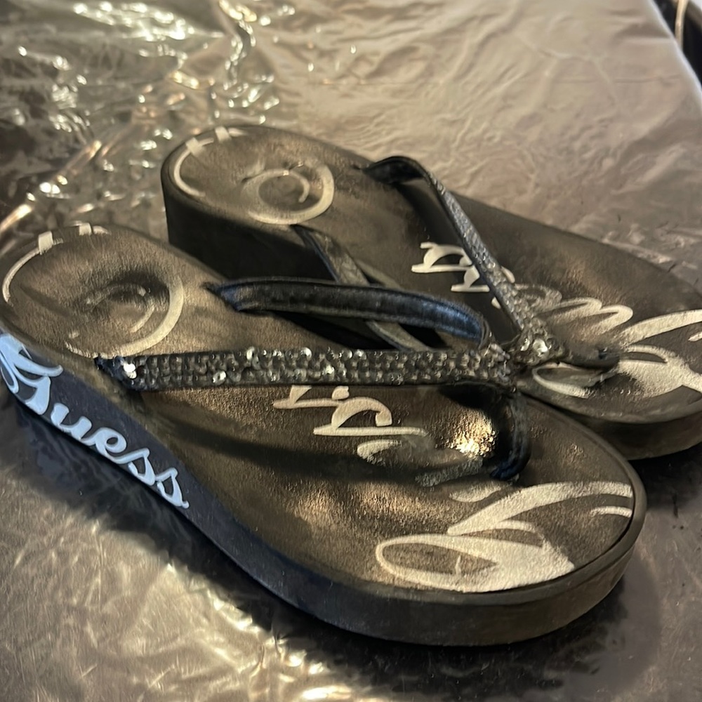 Guess slippers
